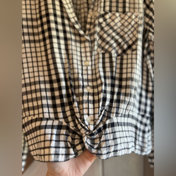 Express Knot Waist Plaid Blouse - Picture 4 of 6